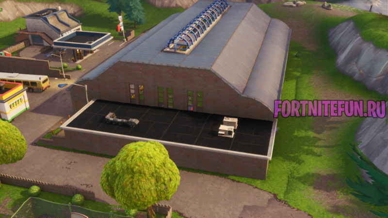 Забейте гол на футбольном поле в помещении (1)