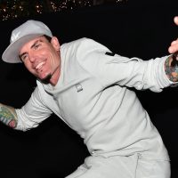 vanilla ice 1 200x200 - Фортнайт лишился громкой коллаборации: почему Ice Ice Baby так и не зазвучит в игре